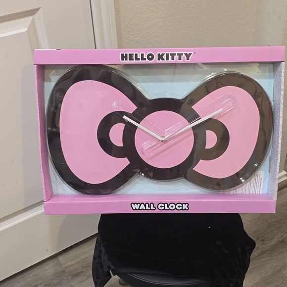 Hello Kitty Bow Analog Wall Clock- Pink - Picture 4 of 7